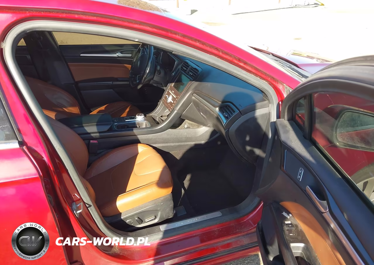 2019 Ford Fusion Energi Titanium VIN:3FA6P0SU0KR252393 - 5