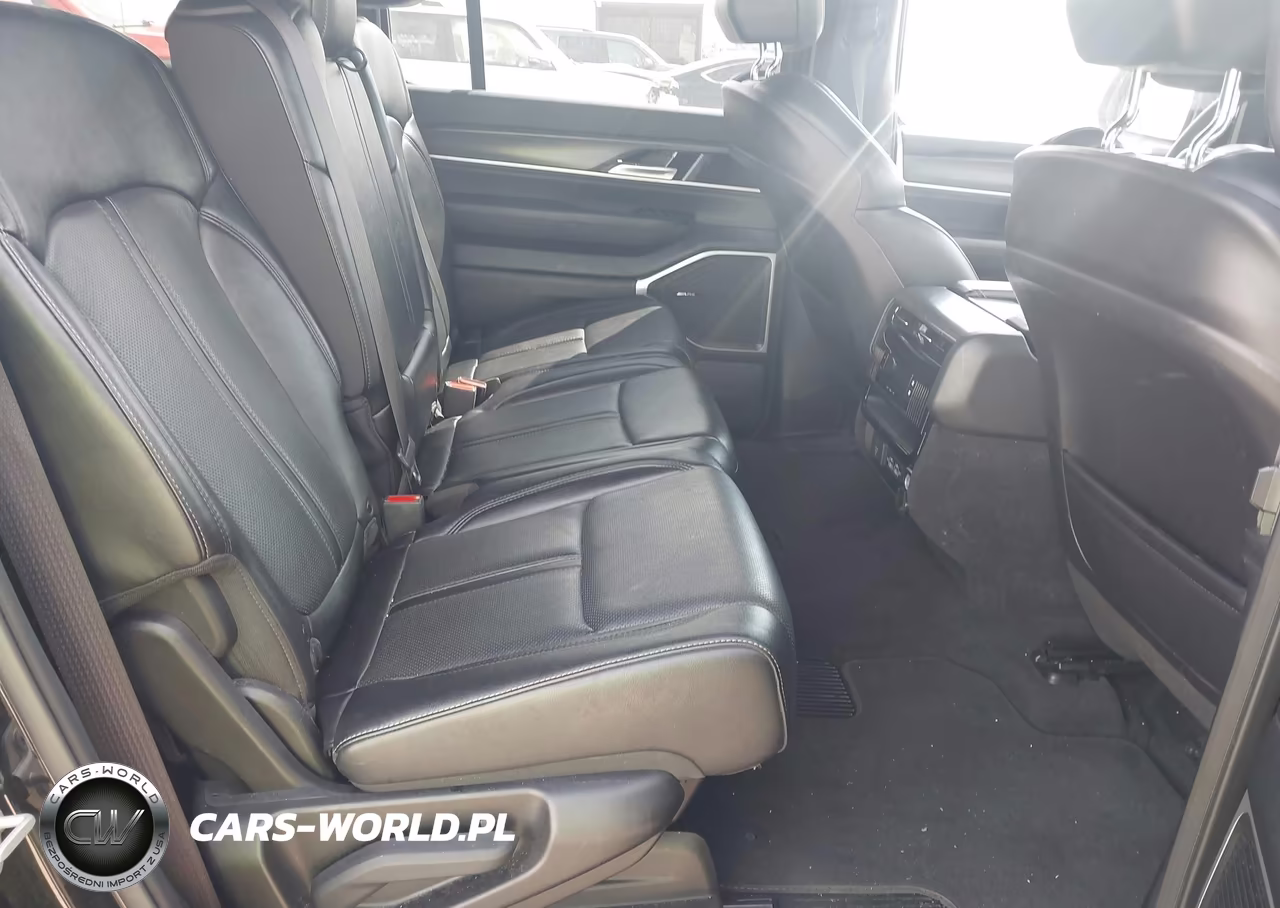 2024 Jeep Wagoneer Series Ii 4X2 VIN:1C4SJUBP2RS136512 - 8