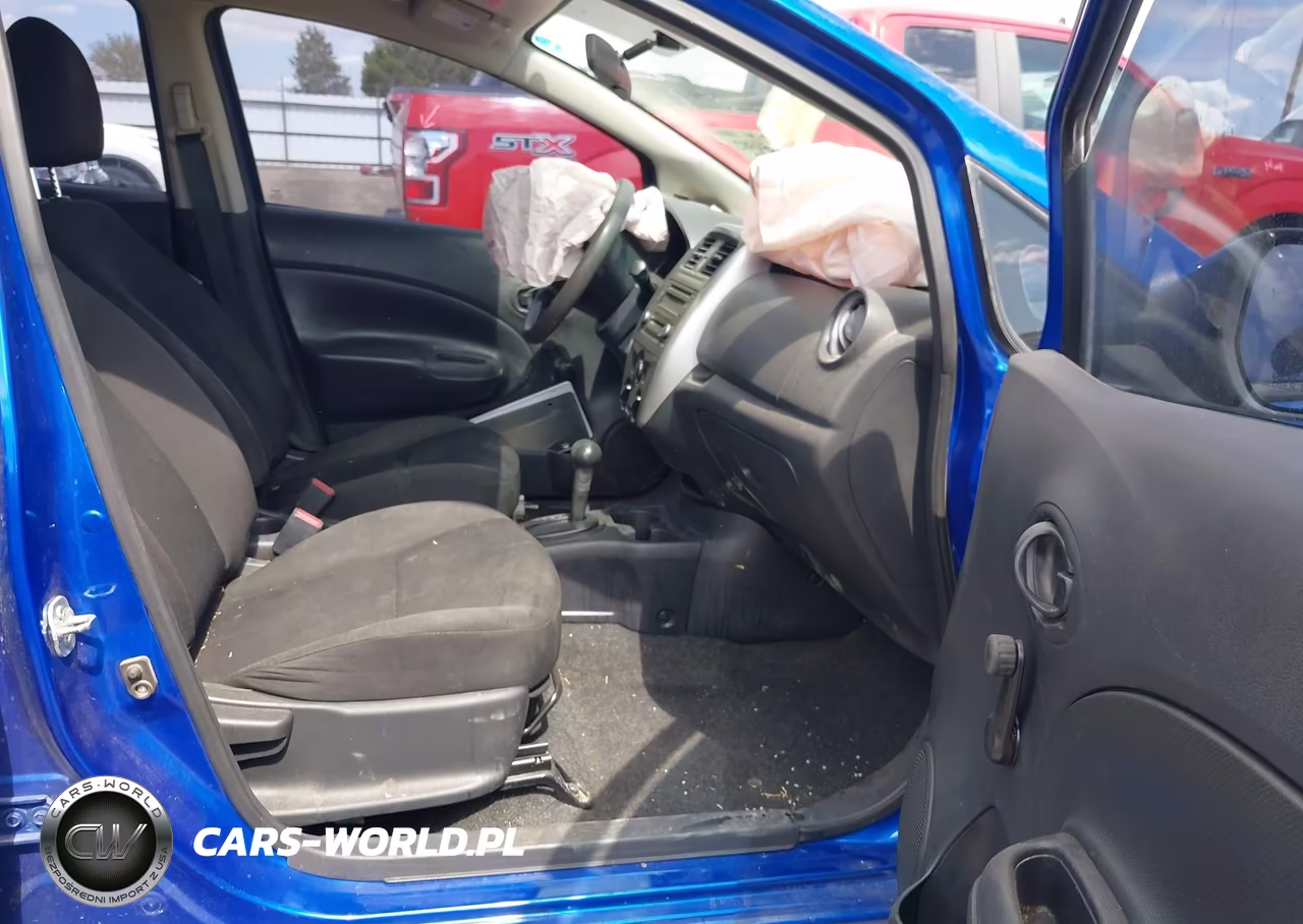 2016 Nissan Versa Note S Plus VIN:3N1CE2CP7GL363513 - 5
