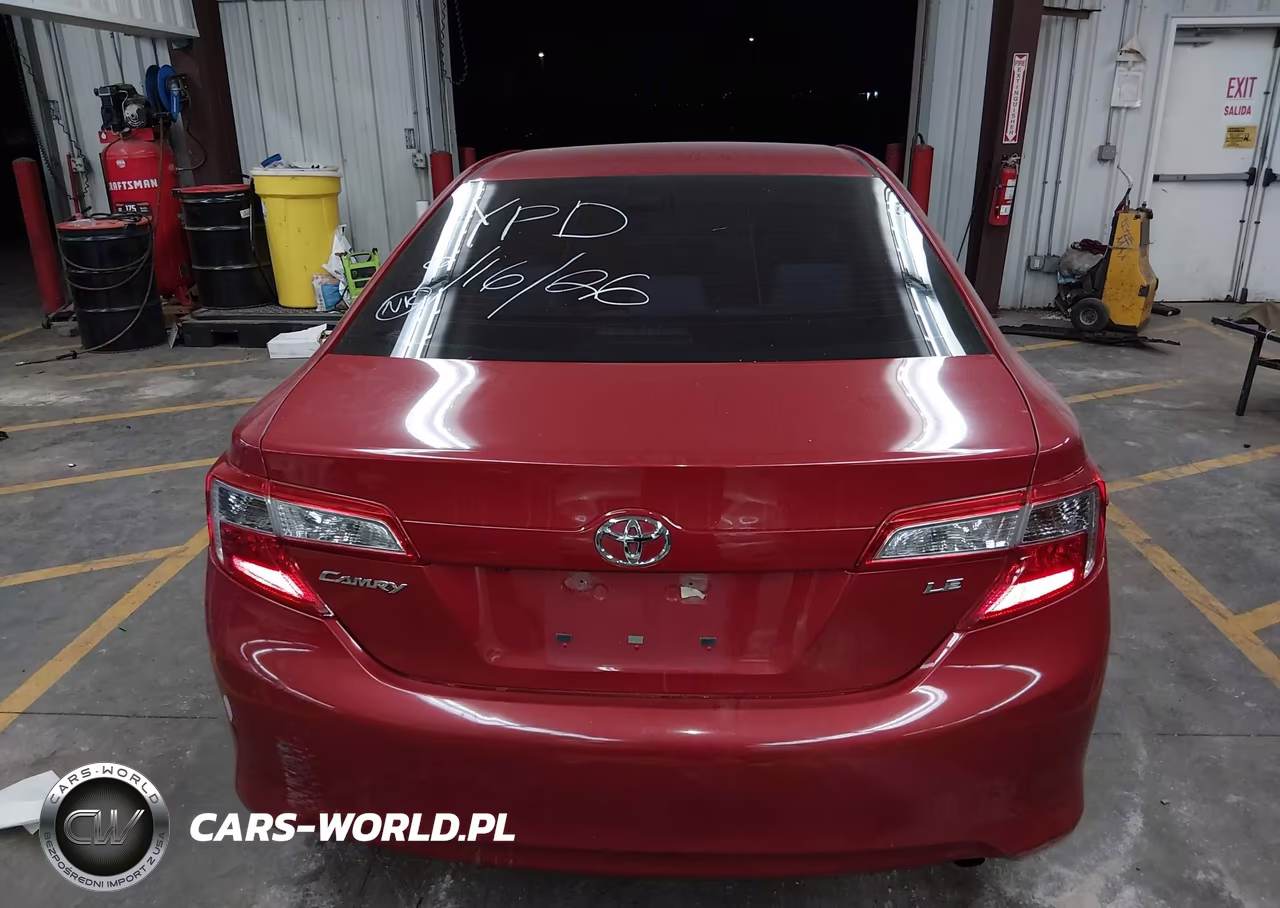 2014 Toyota Camry Le VIN:4T4BF1FK2ER396410 - 17