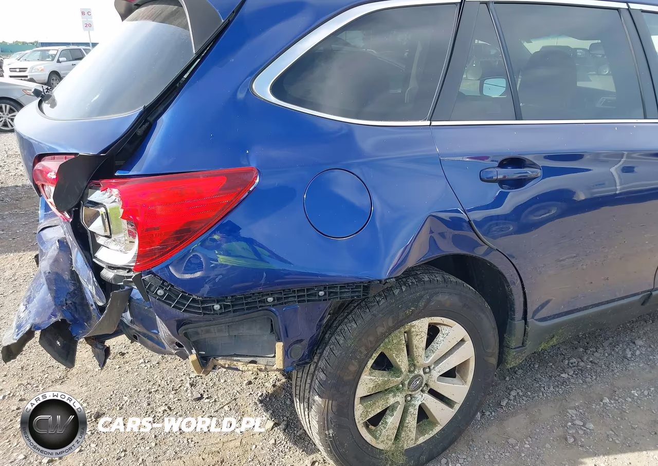 2016 Subaru Outback 2.5I Premium VIN:4S4BSACC0G3328084 - 17