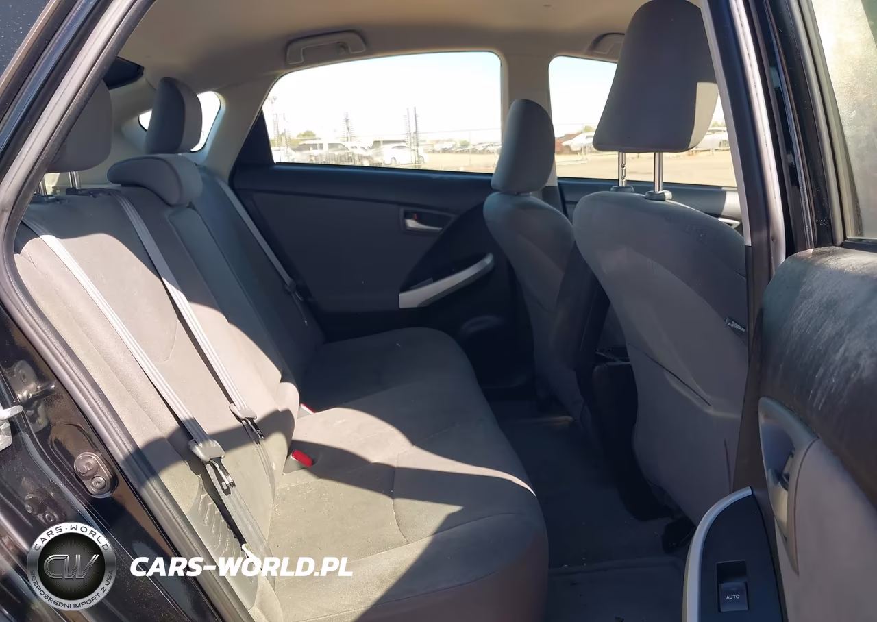 2013 Toyota Prius Three VIN:JTDKN3DU4D5581391 - 8