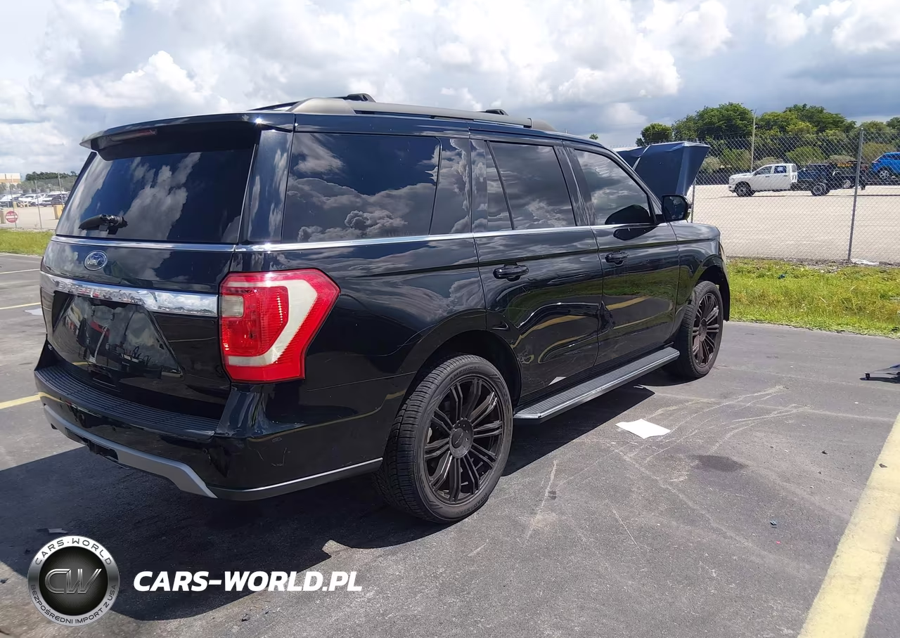 2018 Ford Expedition Xlt VIN:1FMJU1HT4JEA55208 - 4