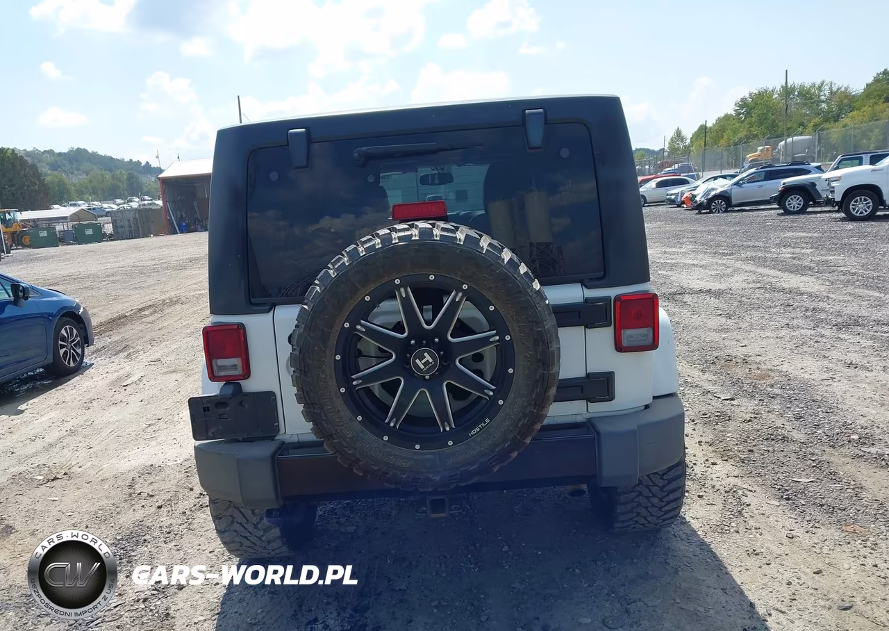 2014 Jeep Wrangler Unlimited Polar Edition VIN:1C4BJWEG9EL200475 - 16