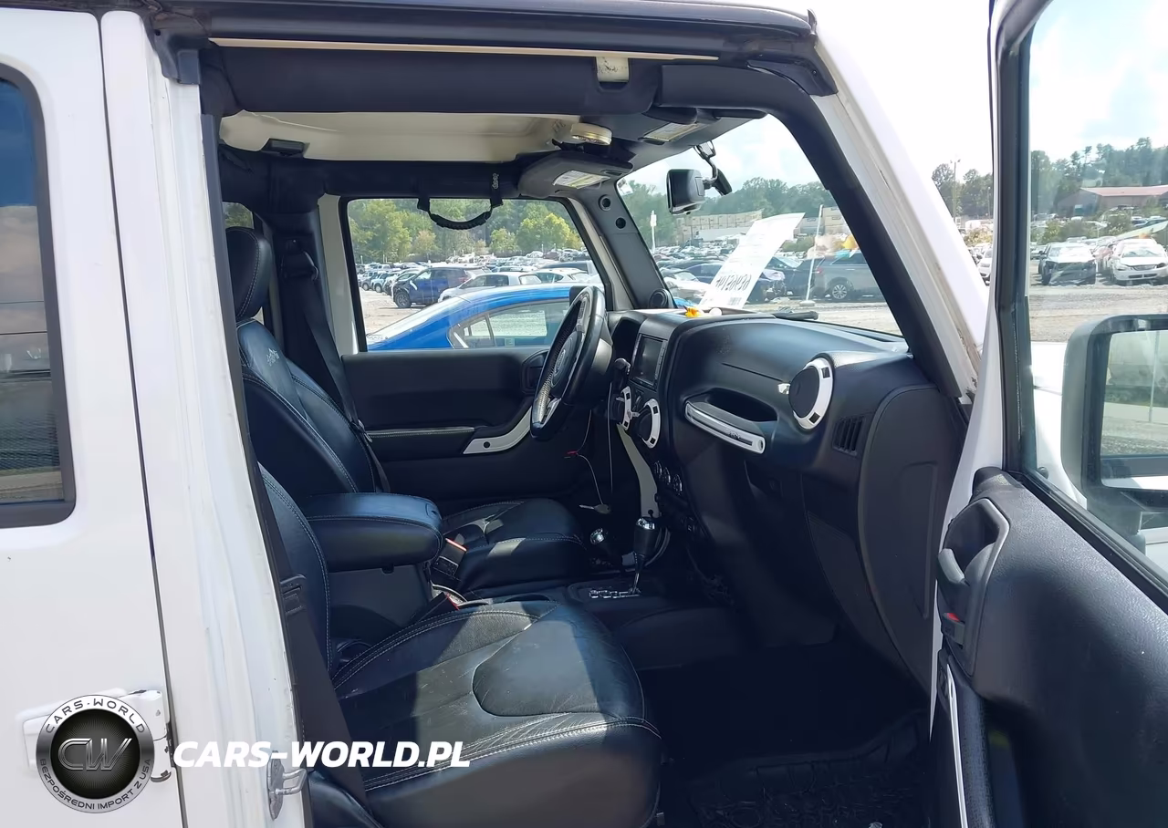 2014 Jeep Wrangler Unlimited Polar Edition VIN:1C4BJWEG9EL200475 - 5