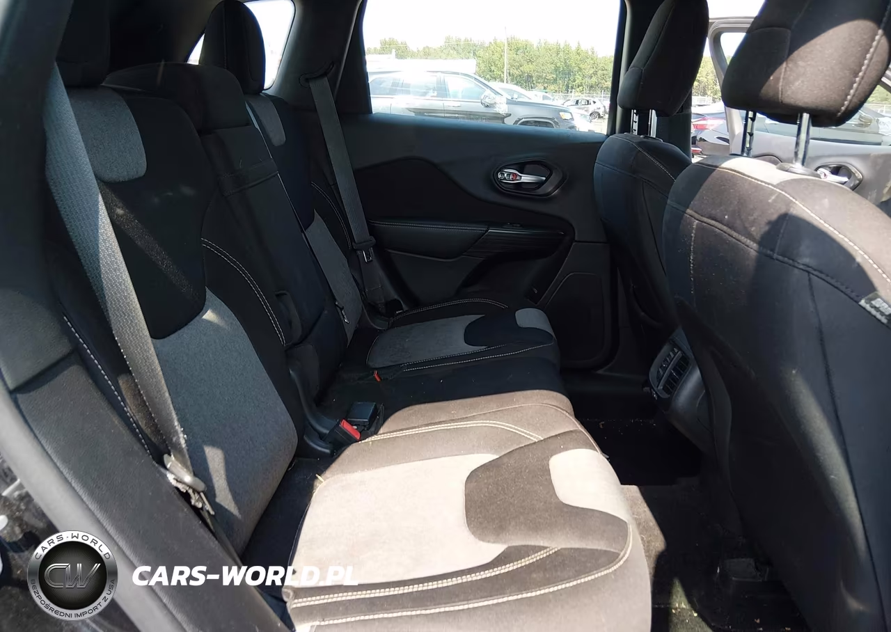 2015 Jeep Cherokee Sport VIN:1C4PJMAB4FW503894 - 8