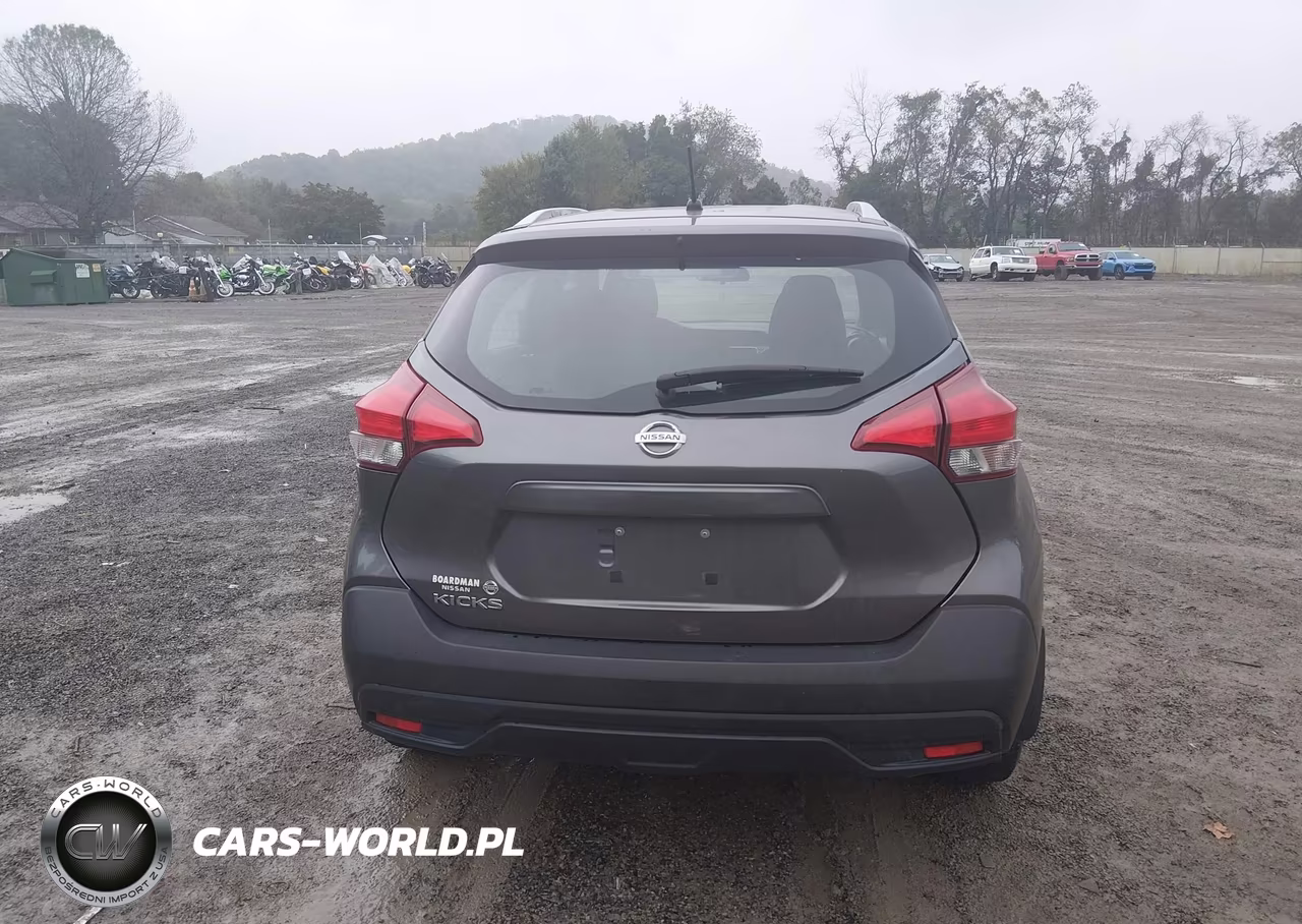 2018 Nissan Kicks S VIN:3N1CP5CU2JL516758 - 17