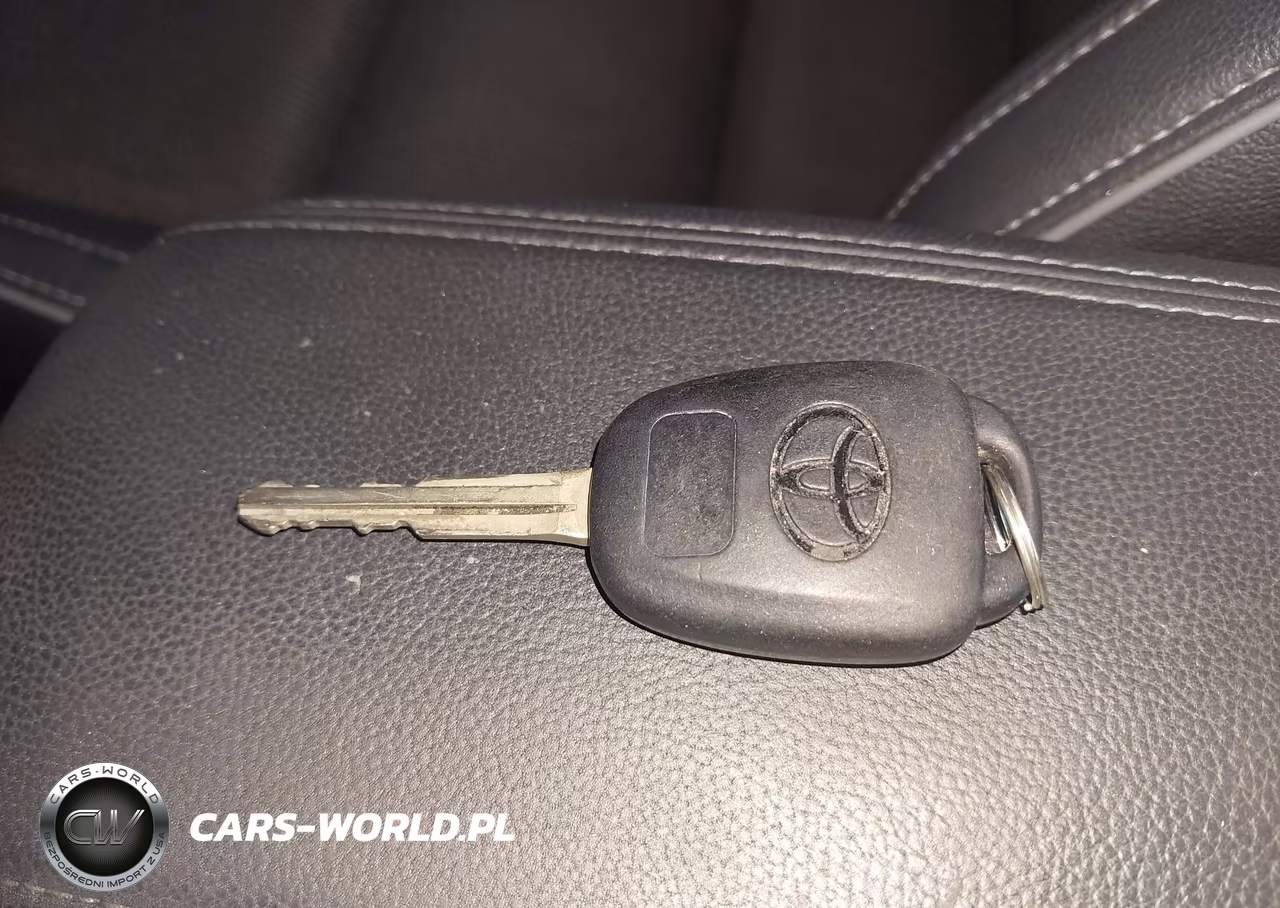 2015 Toyota Corolla S Plus VIN:5YFBURHE8FP231793 - 11