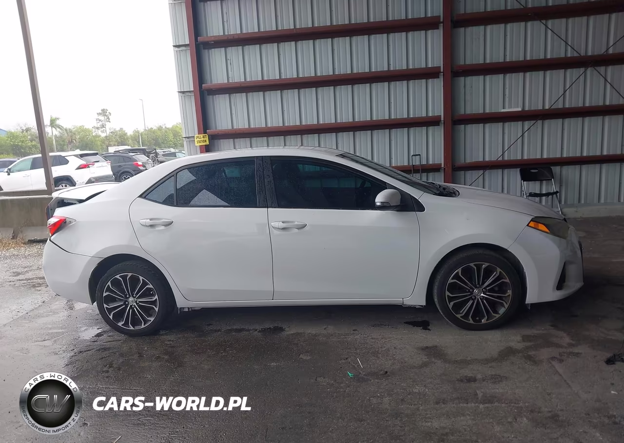 2015 Toyota Corolla S Plus VIN:5YFBURHE8FP231793 - 13