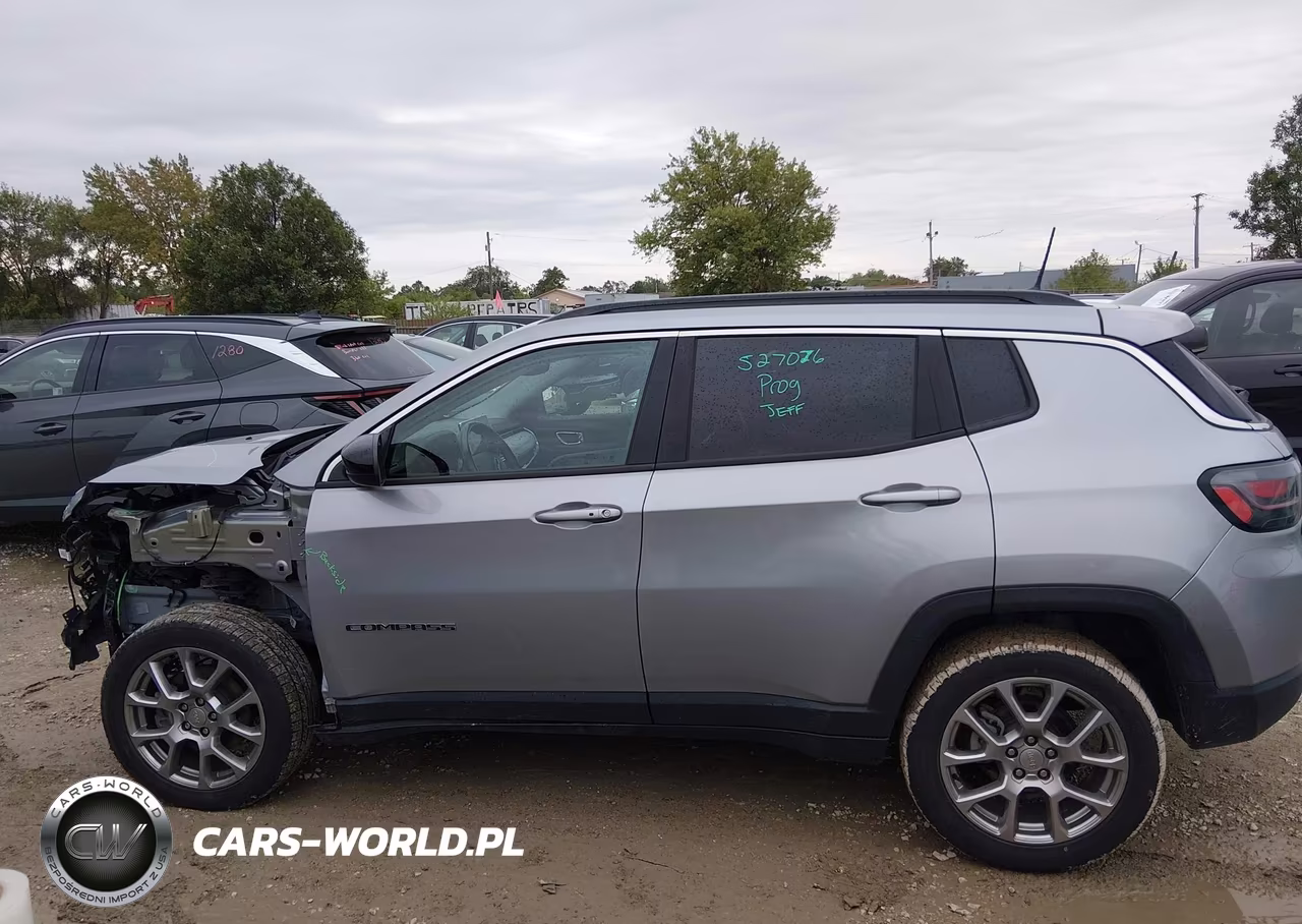 2022 Jeep Compass Latitude Lux 4X4 VIN:3C4NJDFBXNT109143 - 14