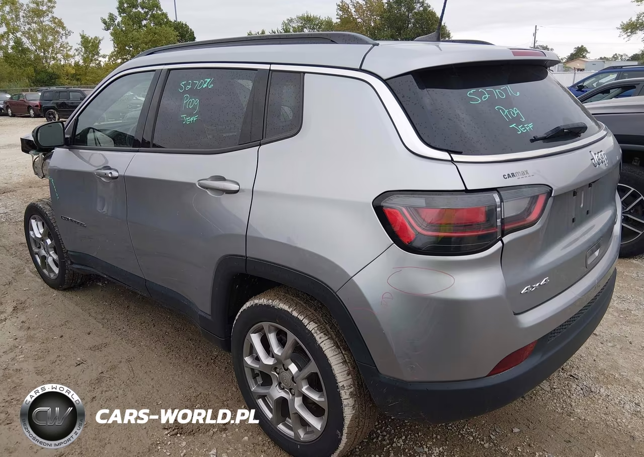 2022 Jeep Compass Latitude Lux 4X4 VIN:3C4NJDFBXNT109143 - 3