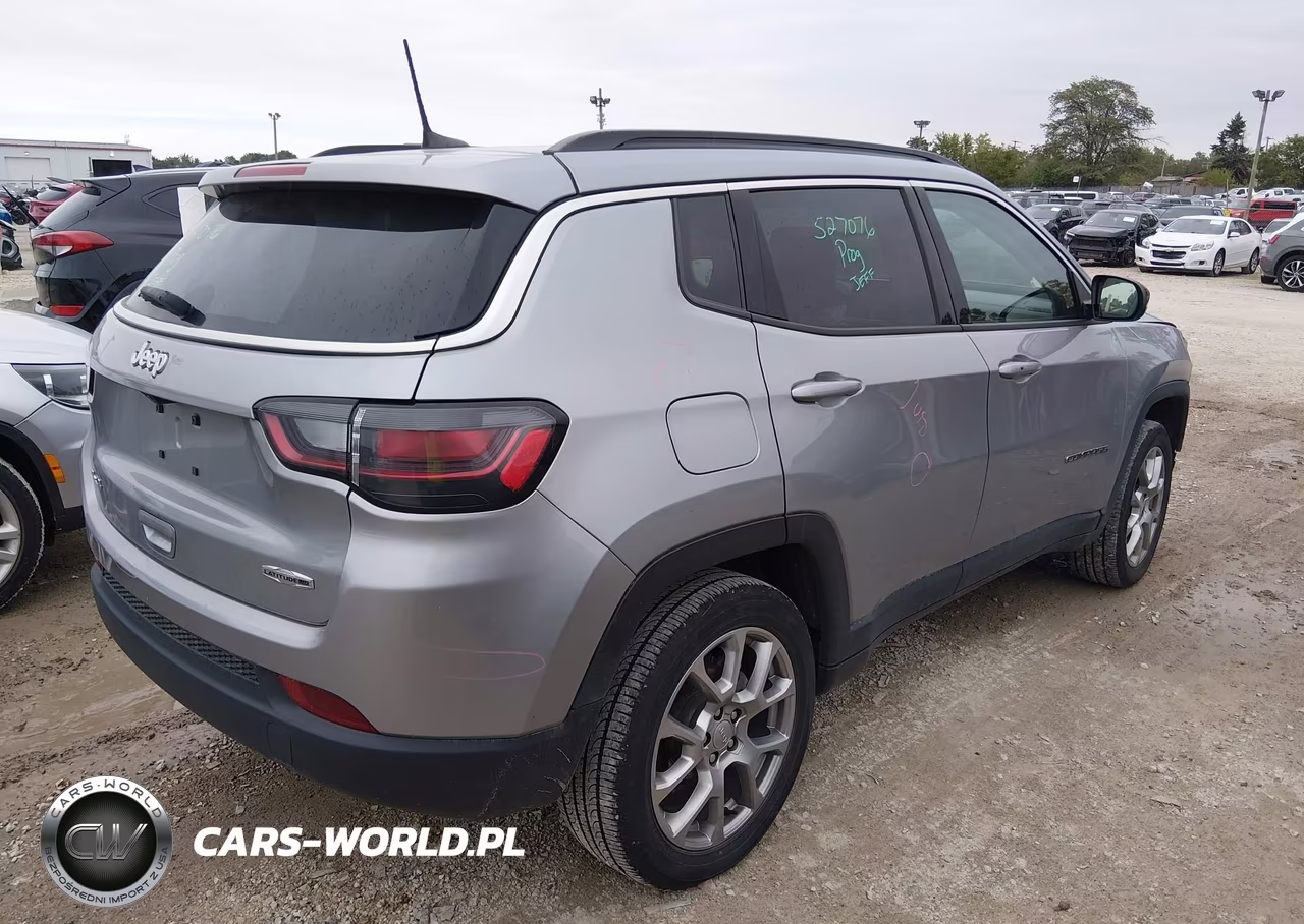 2022 Jeep Compass Latitude Lux 4X4 VIN:3C4NJDFBXNT109143 - 4