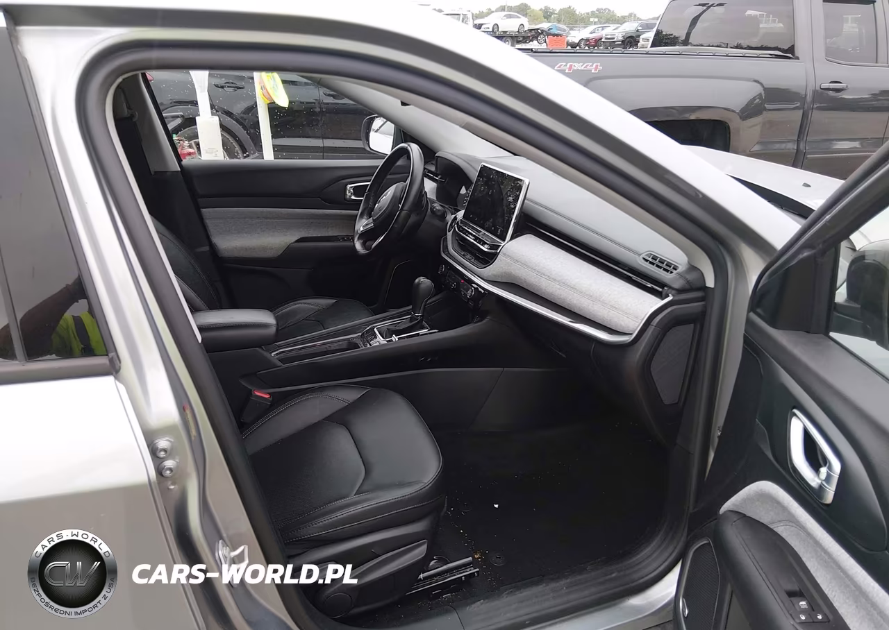 2022 Jeep Compass Latitude Lux 4X4 VIN:3C4NJDFBXNT109143 - 5