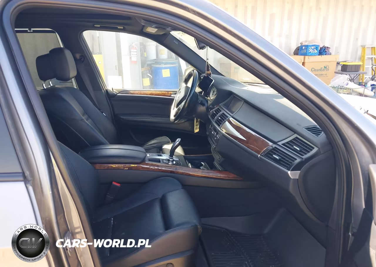 2012 BMW X5 xDrive50I VIN:5UXZV8C50CL422463 - 5