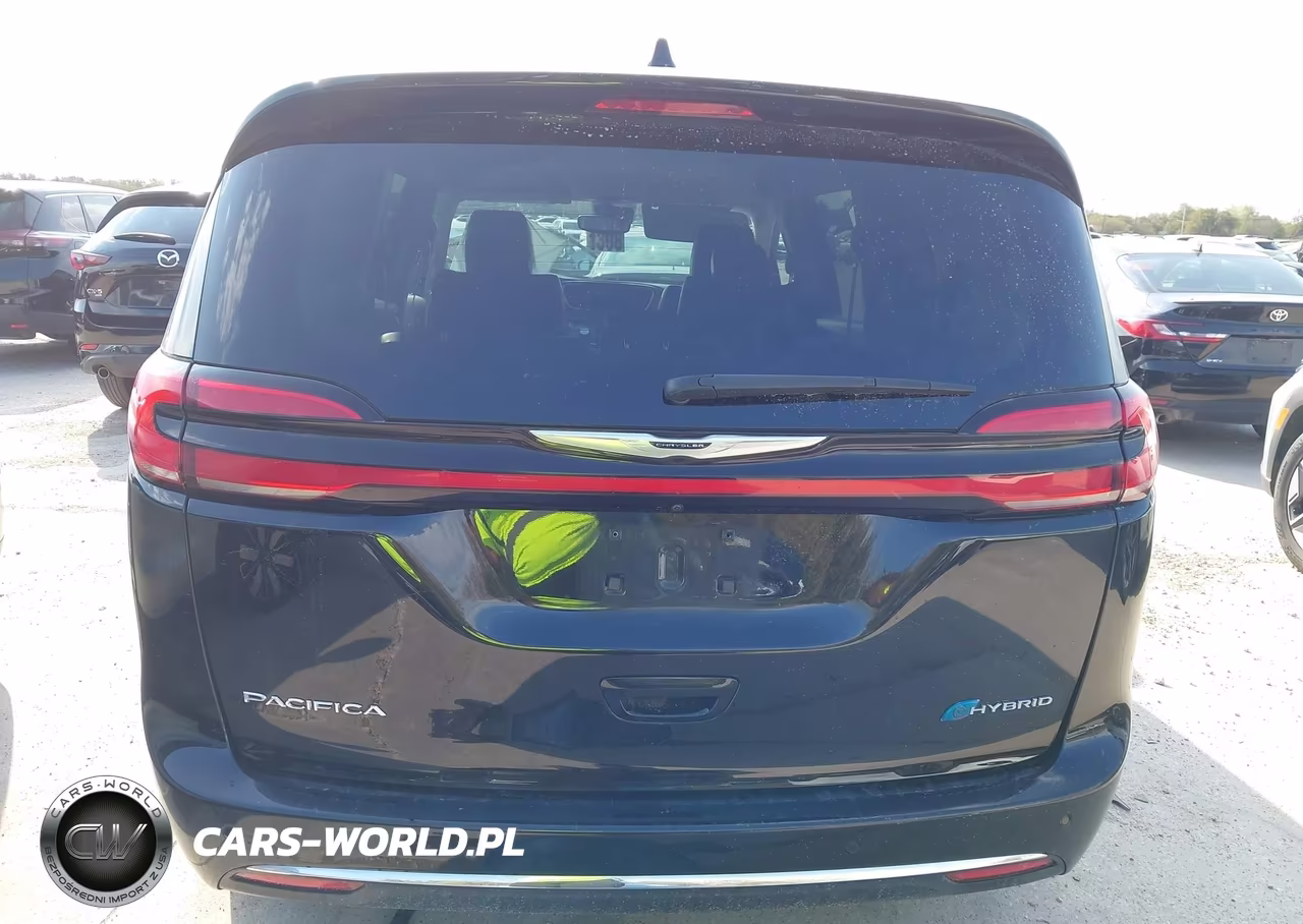2024 Chrysler Pacifica Hybrid Select VIN:2C4RC1S73RR185307 - 16