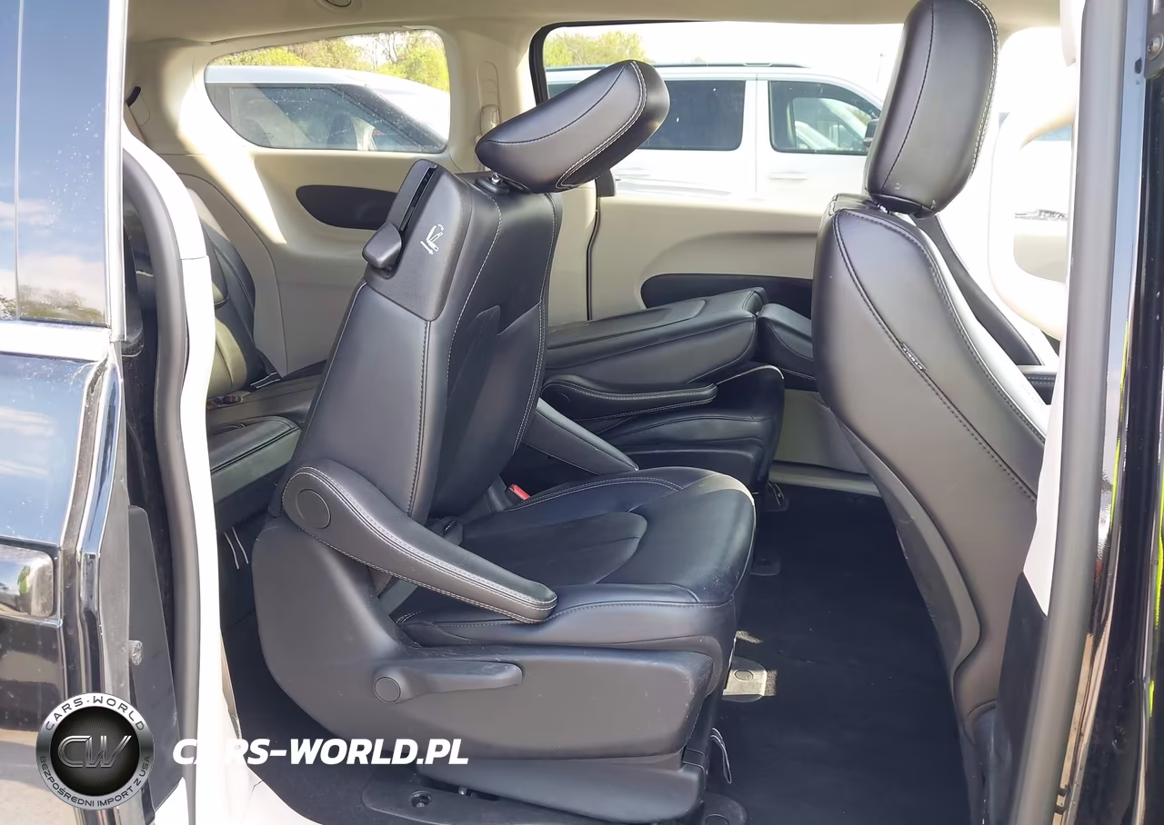 2024 Chrysler Pacifica Hybrid Select VIN:2C4RC1S73RR185307 - 8