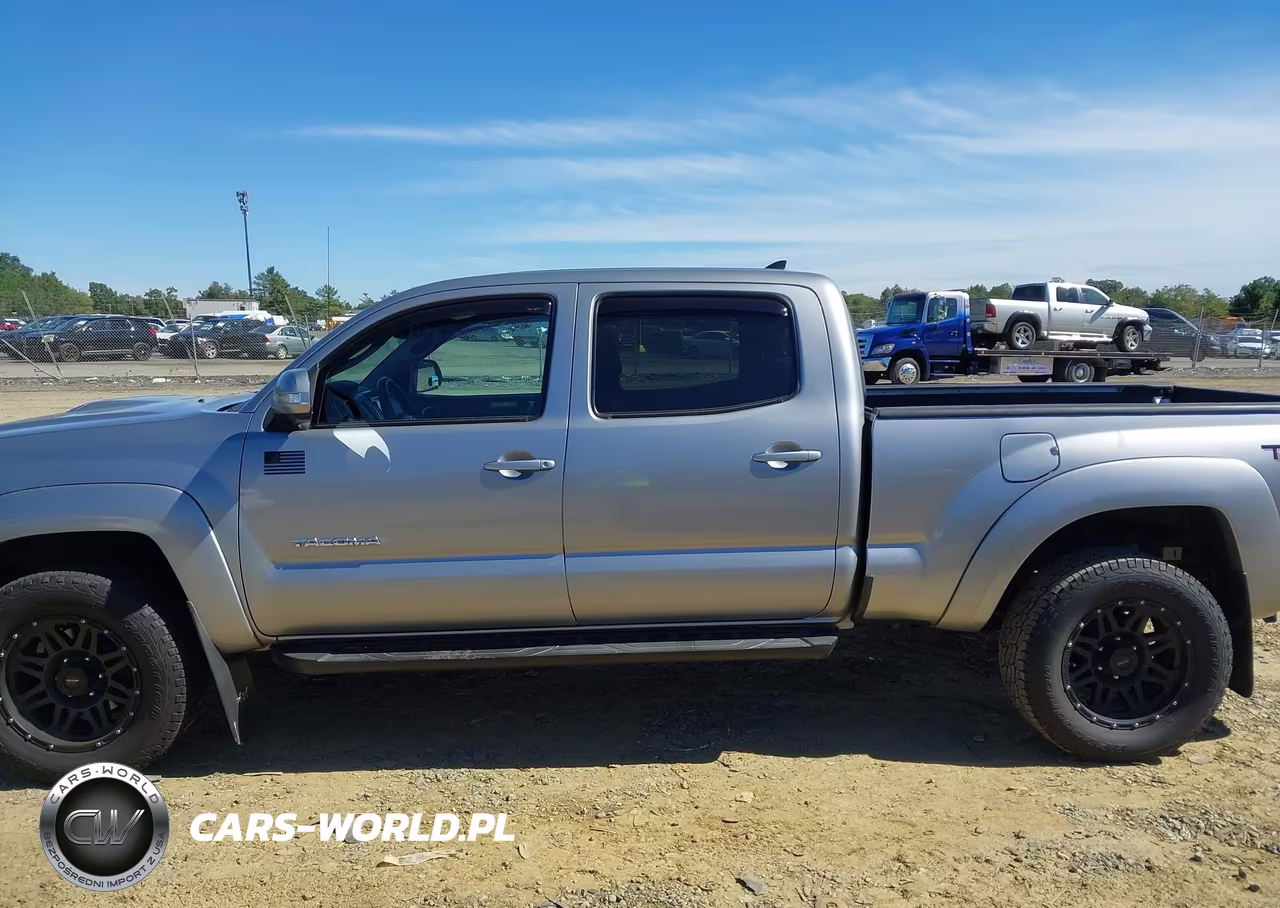 2015 Toyota Tacoma Base V6 VIN:3TMMU4FN4FM087388 - 14