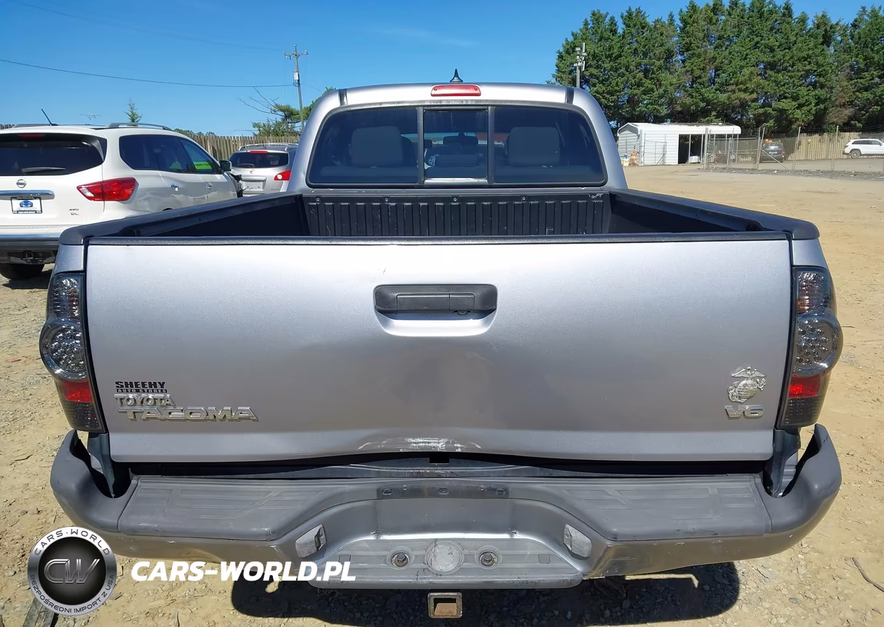 2015 Toyota Tacoma Base V6 VIN:3TMMU4FN4FM087388 - 16