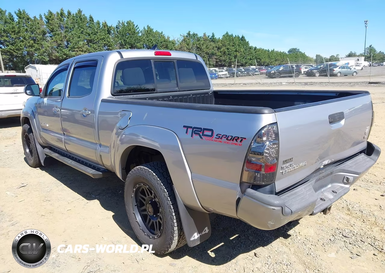 2015 Toyota Tacoma Base V6 VIN:3TMMU4FN4FM087388 - 3
