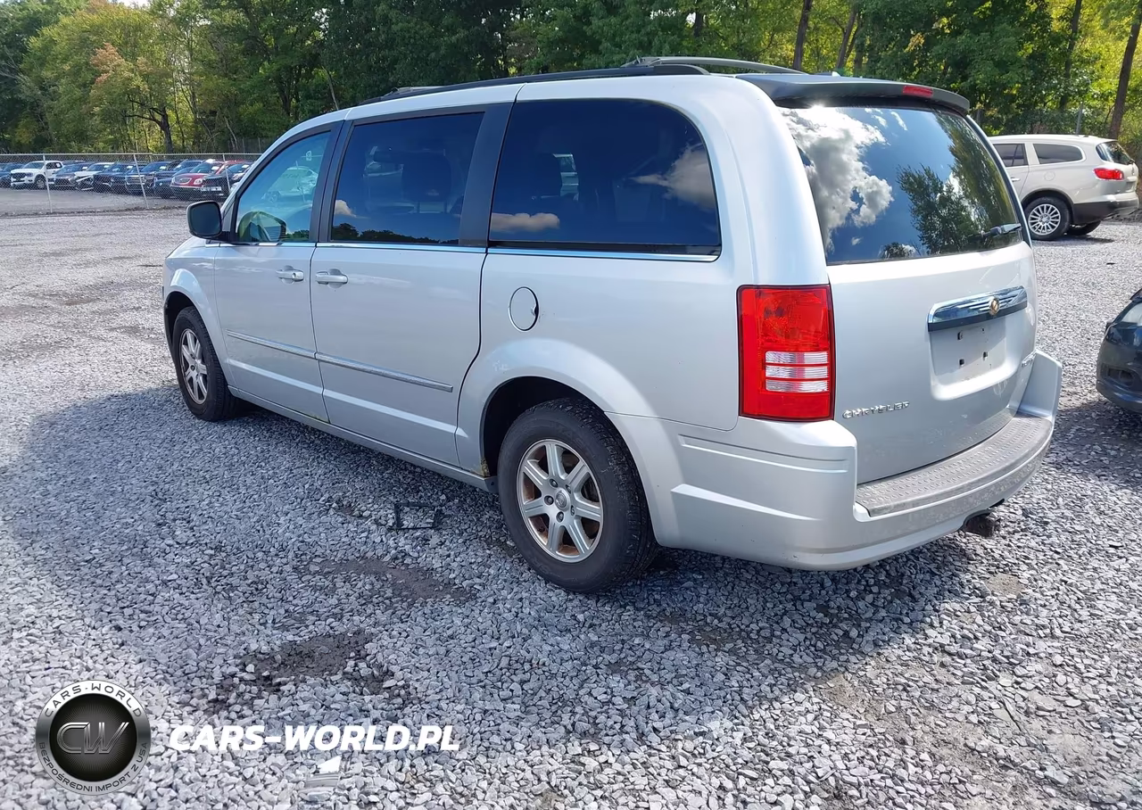 2010 Chrysler Town & Country Touring VIN:2A4RR5D1XAR468199 - 3