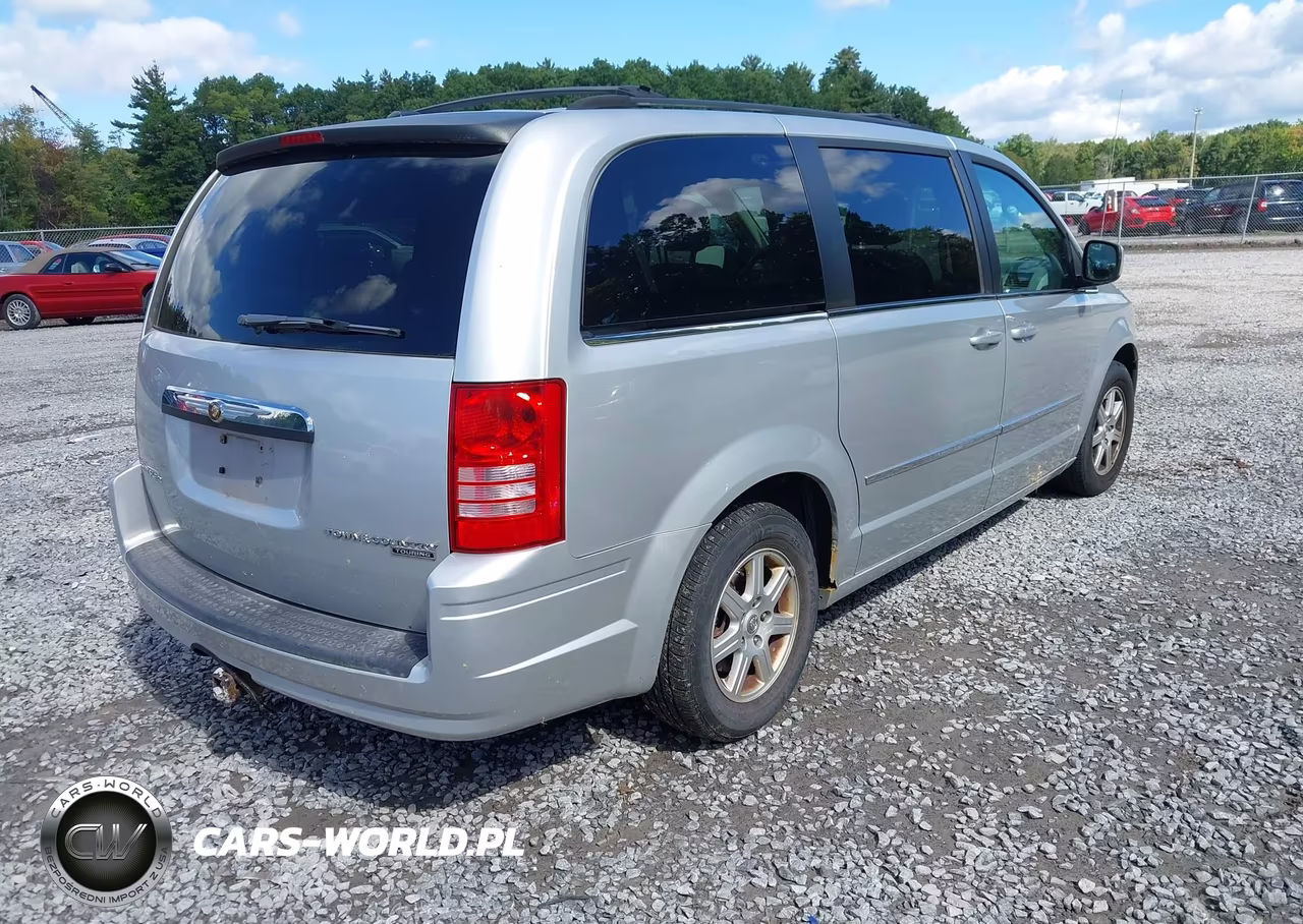 2010 Chrysler Town & Country Touring VIN:2A4RR5D1XAR468199 - 4