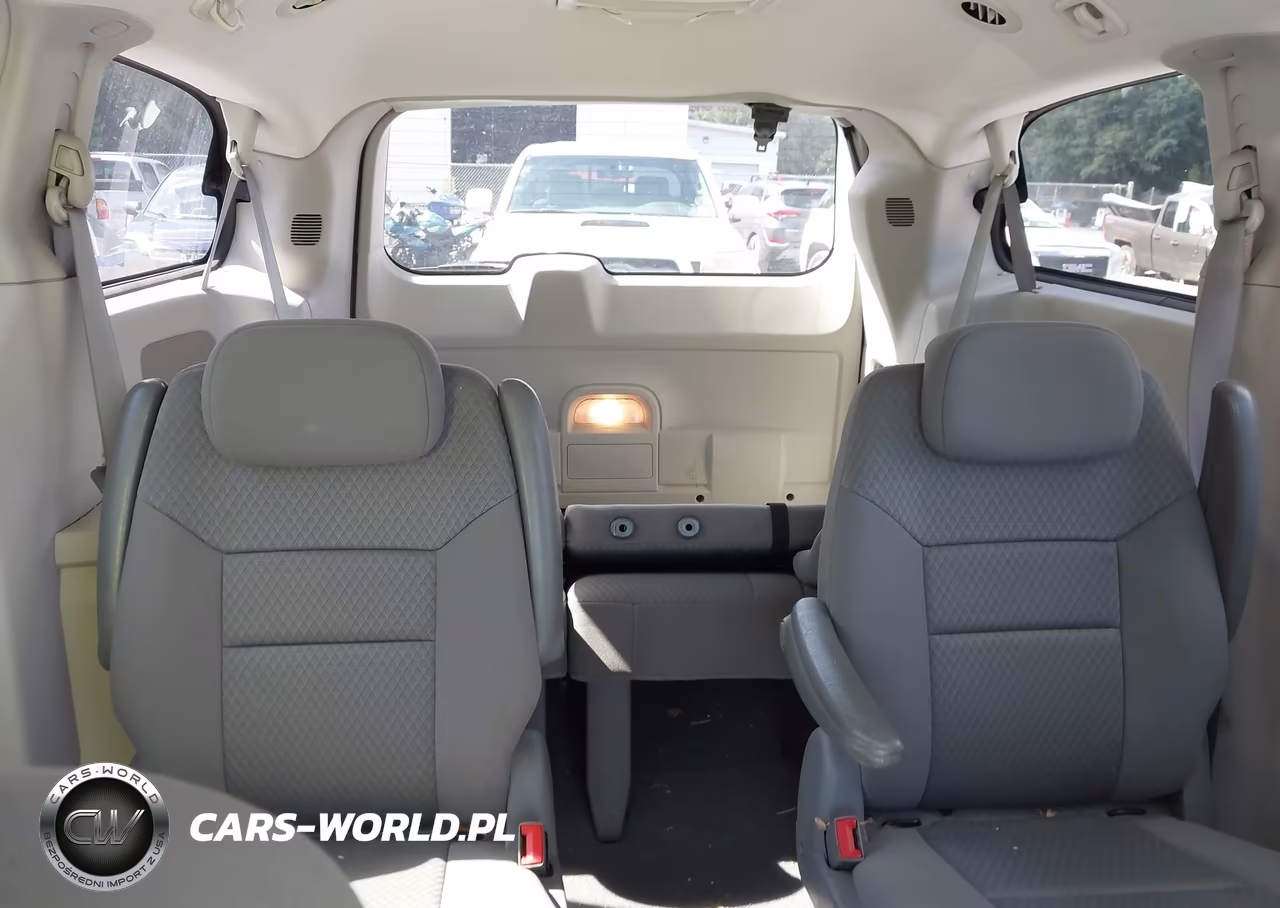 2010 Chrysler Town & Country Touring VIN:2A4RR5D1XAR468199 - 8