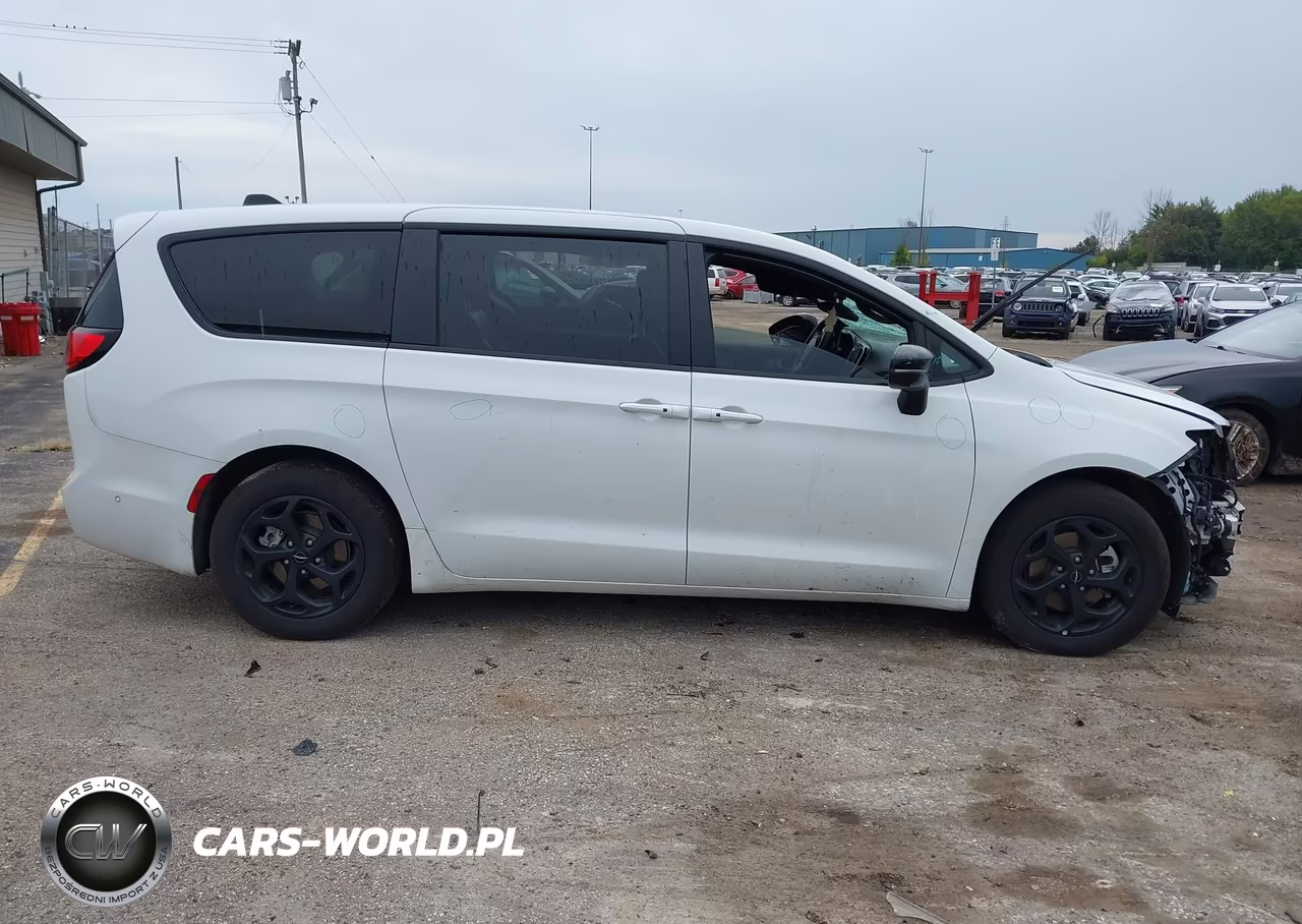 2024 Chrysler Pacifica Hybrid S Appearance Pkg VIN:2C4RC1S79RR111910 - 14