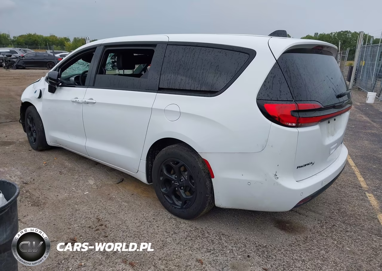 2024 Chrysler Pacifica Hybrid S Appearance Pkg VIN:2C4RC1S79RR111910 - 3