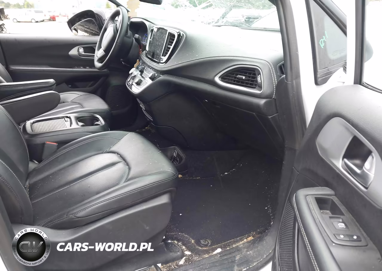 2024 Chrysler Pacifica Hybrid S Appearance Pkg VIN:2C4RC1S79RR111910 - 5
