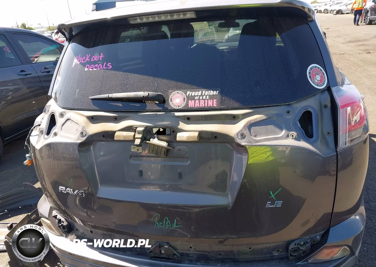2017 Toyota Rav4 Le VIN:JTMZFREV5HJ102253 - 18