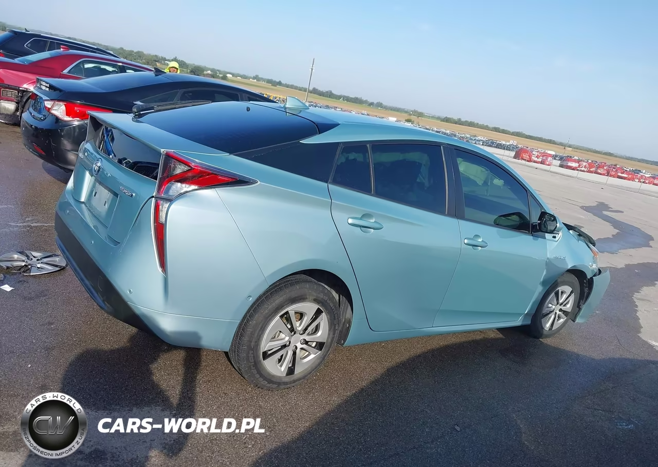 2018 Toyota Prius Two VIN:JTDKBRFUXJ3065245 - 13