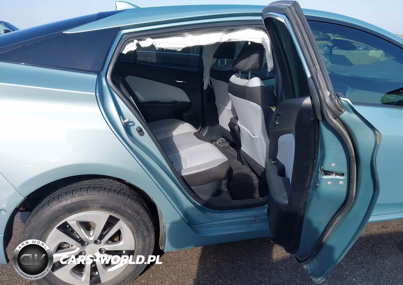 2018 Toyota Prius Two VIN:JTDKBRFUXJ3065245 - 8