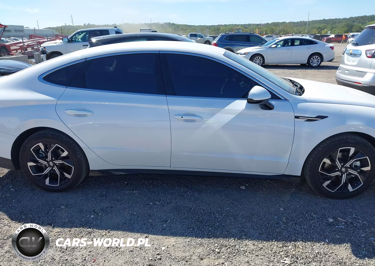 2025 Hyundai Sonata Sel VIN:KMHL64JA3SA437476 - 13