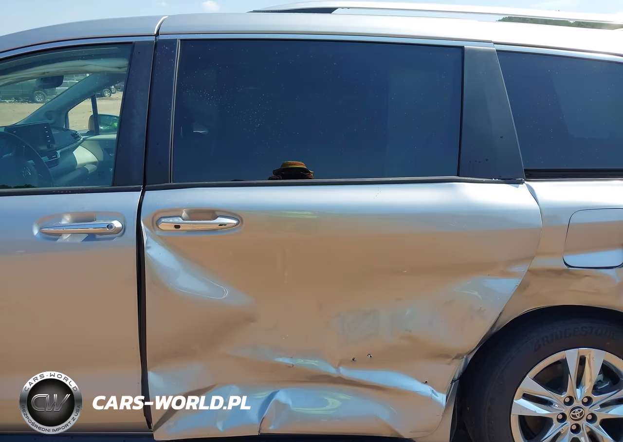2024 Toyota Sienna Limited VIN:5TDZRKEC0RS217392 - 6