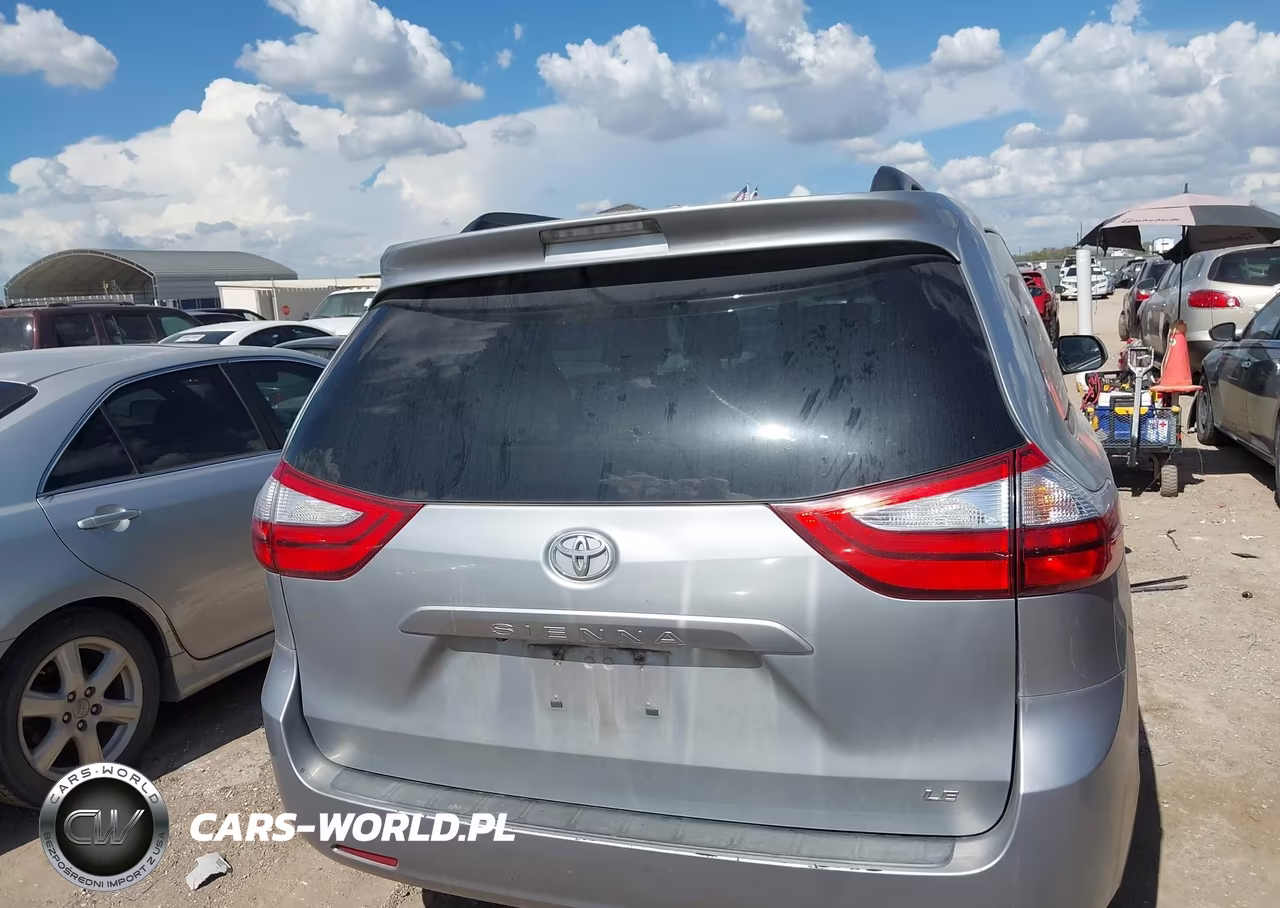 2015 Toyota Sienna Le 8 Passenger VIN:5TDKK3DC7FS610752 - 17