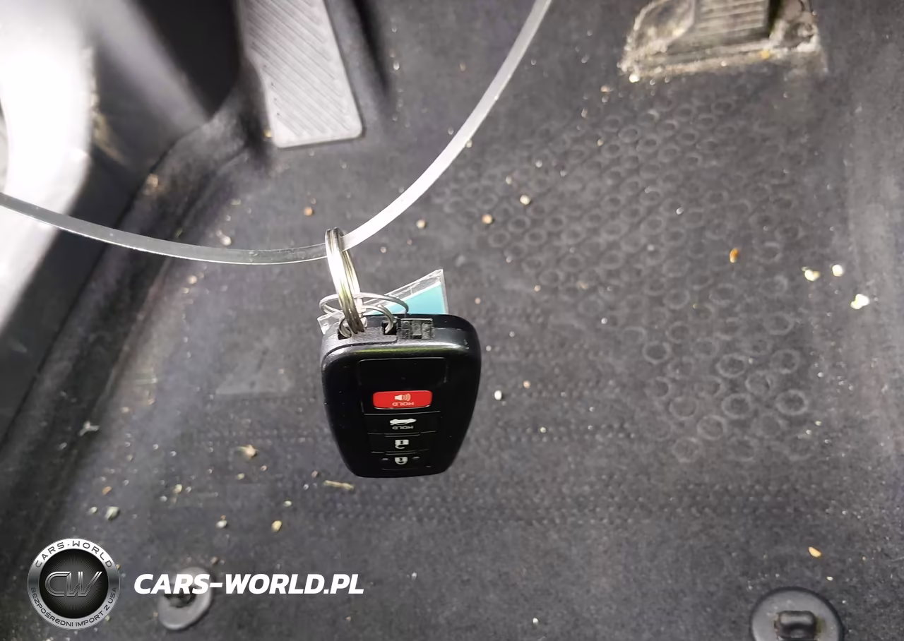 2024 Toyota Camry Hybrid Le VIN:4T1C31AKXRU069824 - 11