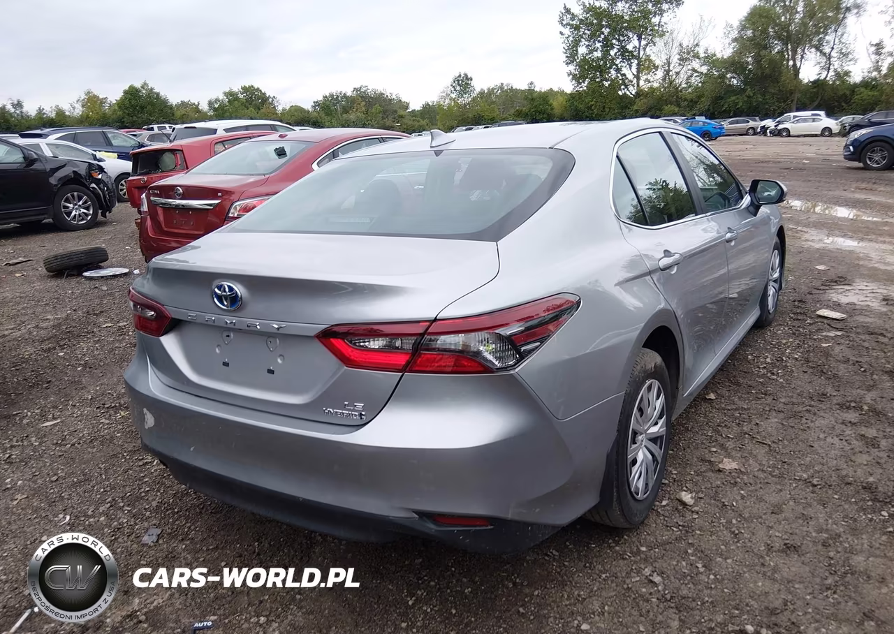 2024 Toyota Camry Hybrid Le VIN:4T1C31AKXRU069824 - 4