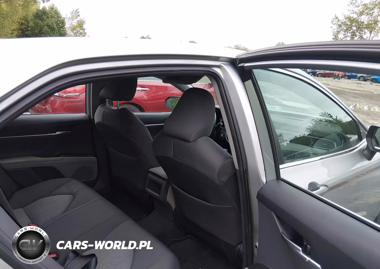 2024 Toyota Camry Hybrid Le VIN:4T1C31AKXRU069824 - 8