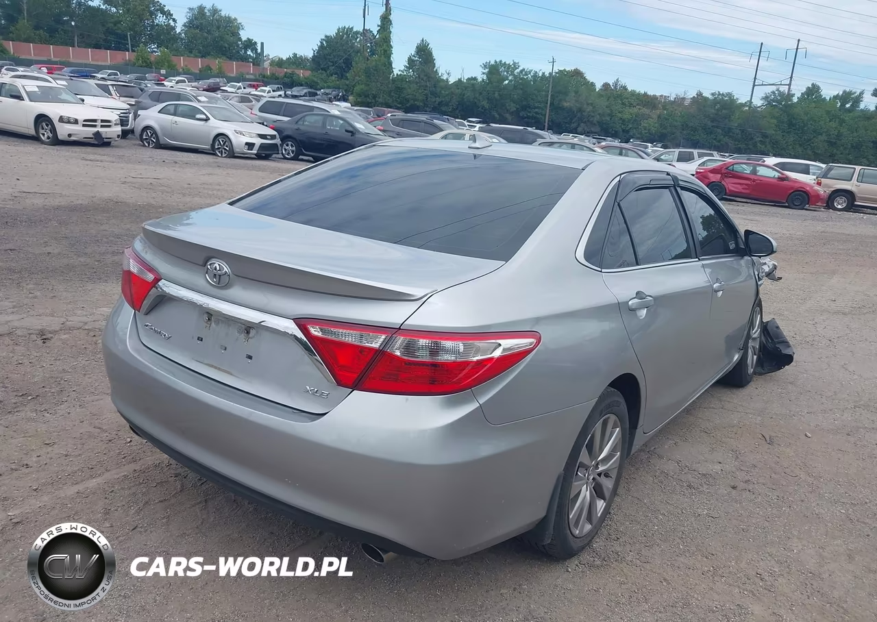 2016 Toyota Camry Xle V6 VIN:4T1BK1FK3GU570333 - 4