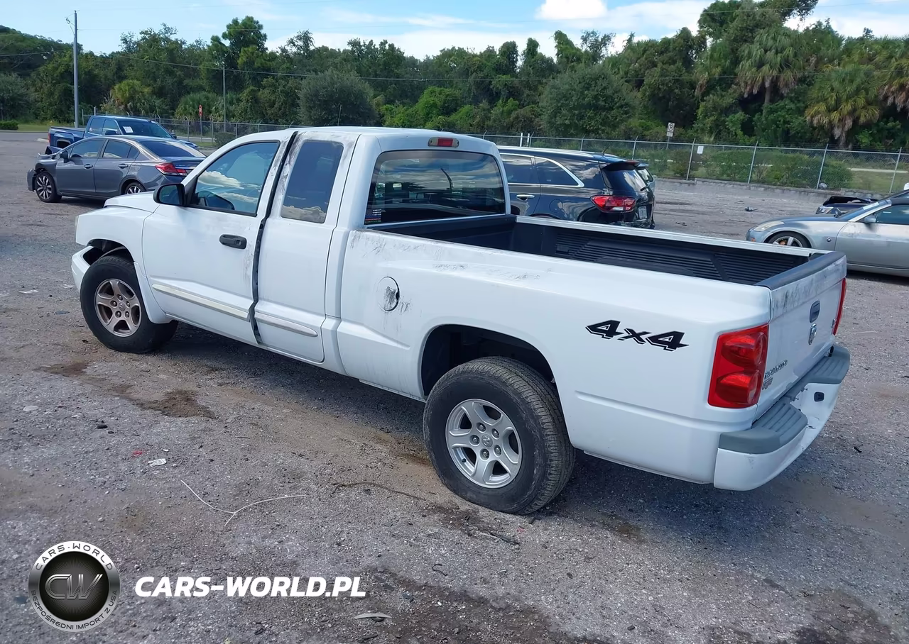 2005 Dodge Dakota Laramie VIN:1D7HW52N05S257054 - 3