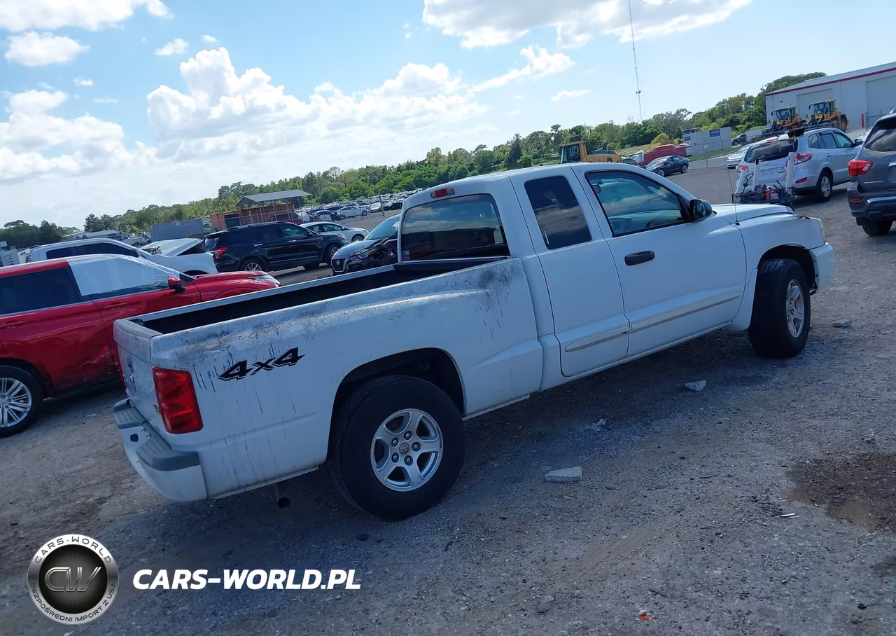 2005 Dodge Dakota Laramie VIN:1D7HW52N05S257054 - 4