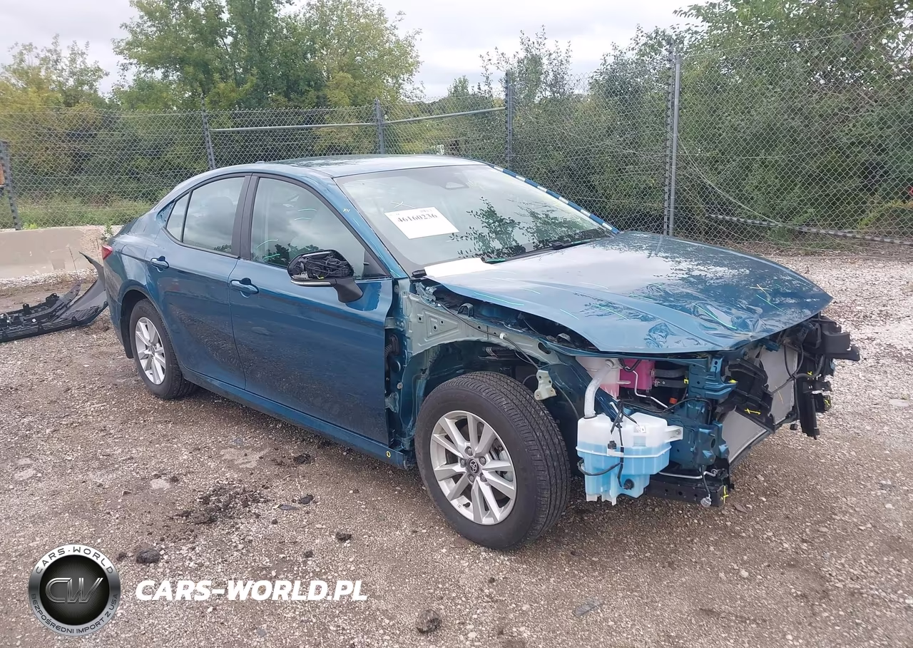 2025 Toyota Camry Le – zdjęcie 1 z 16