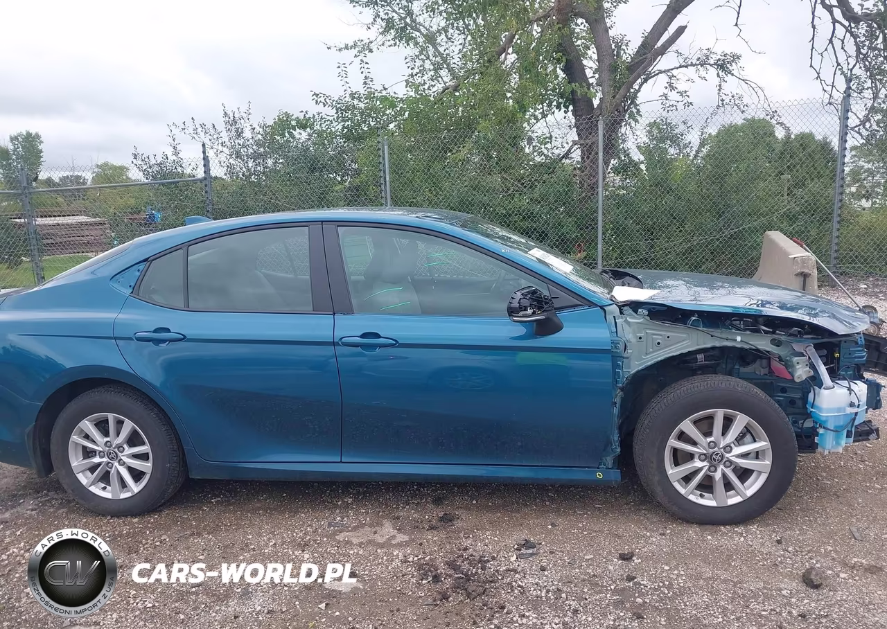2025 Toyota Camry Le VIN:4T1DBADK4SU531612 - 13
