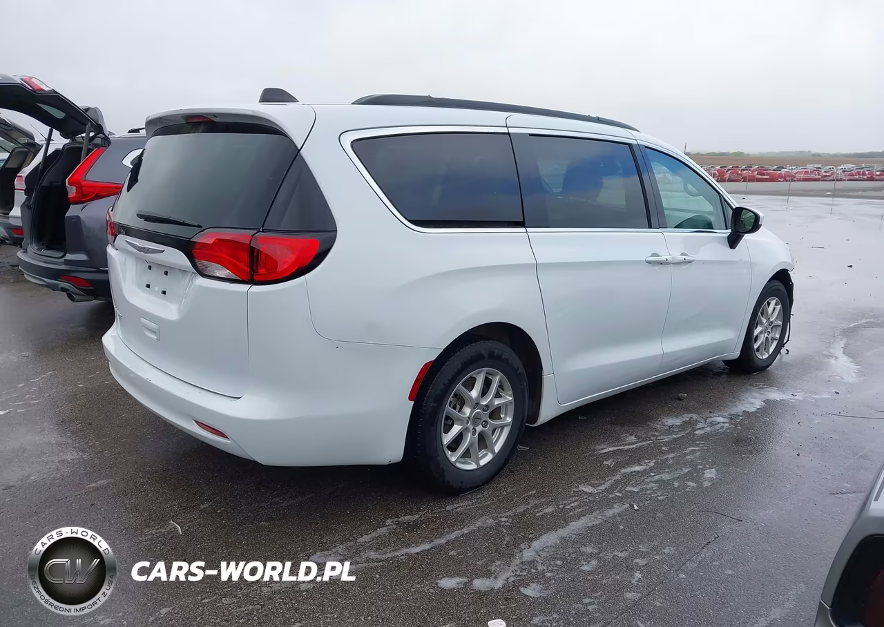 2021 Chrysler Voyager Lxi VIN:2C4RC1DG6MR551847 - 4