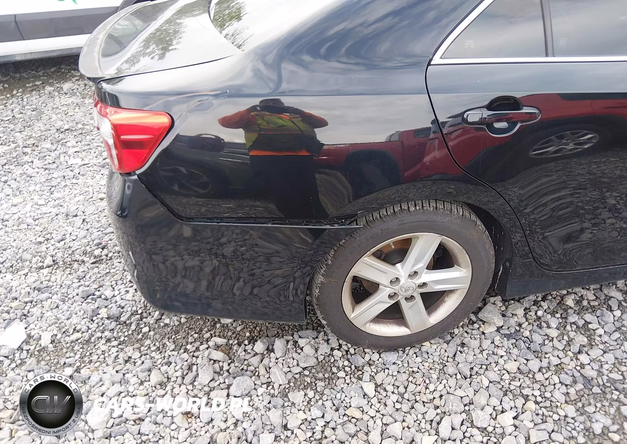 2014 Toyota Camry Se VIN:4T1BF1FK0EU776193 - 17
