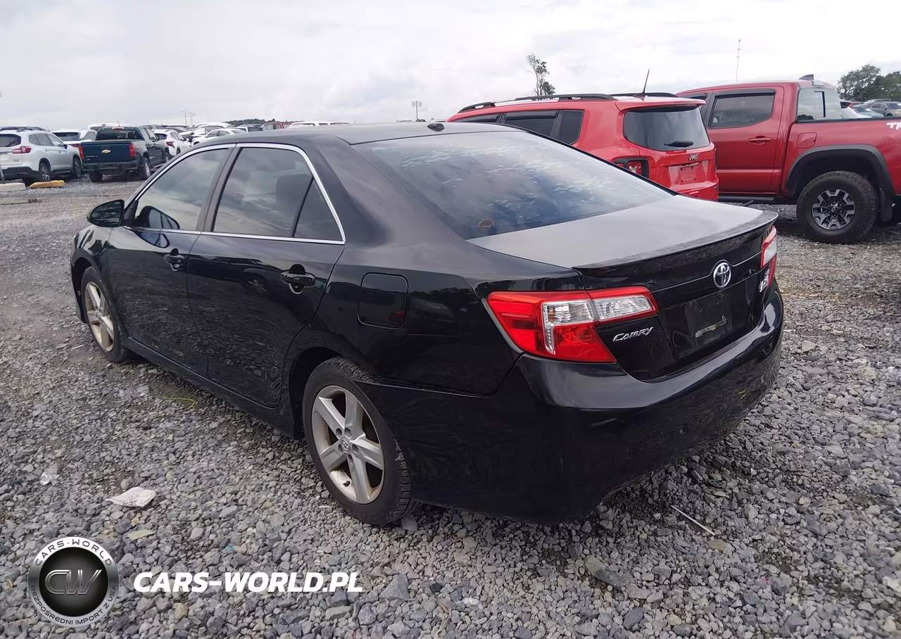 2014 Toyota Camry Se VIN:4T1BF1FK0EU776193 - 3