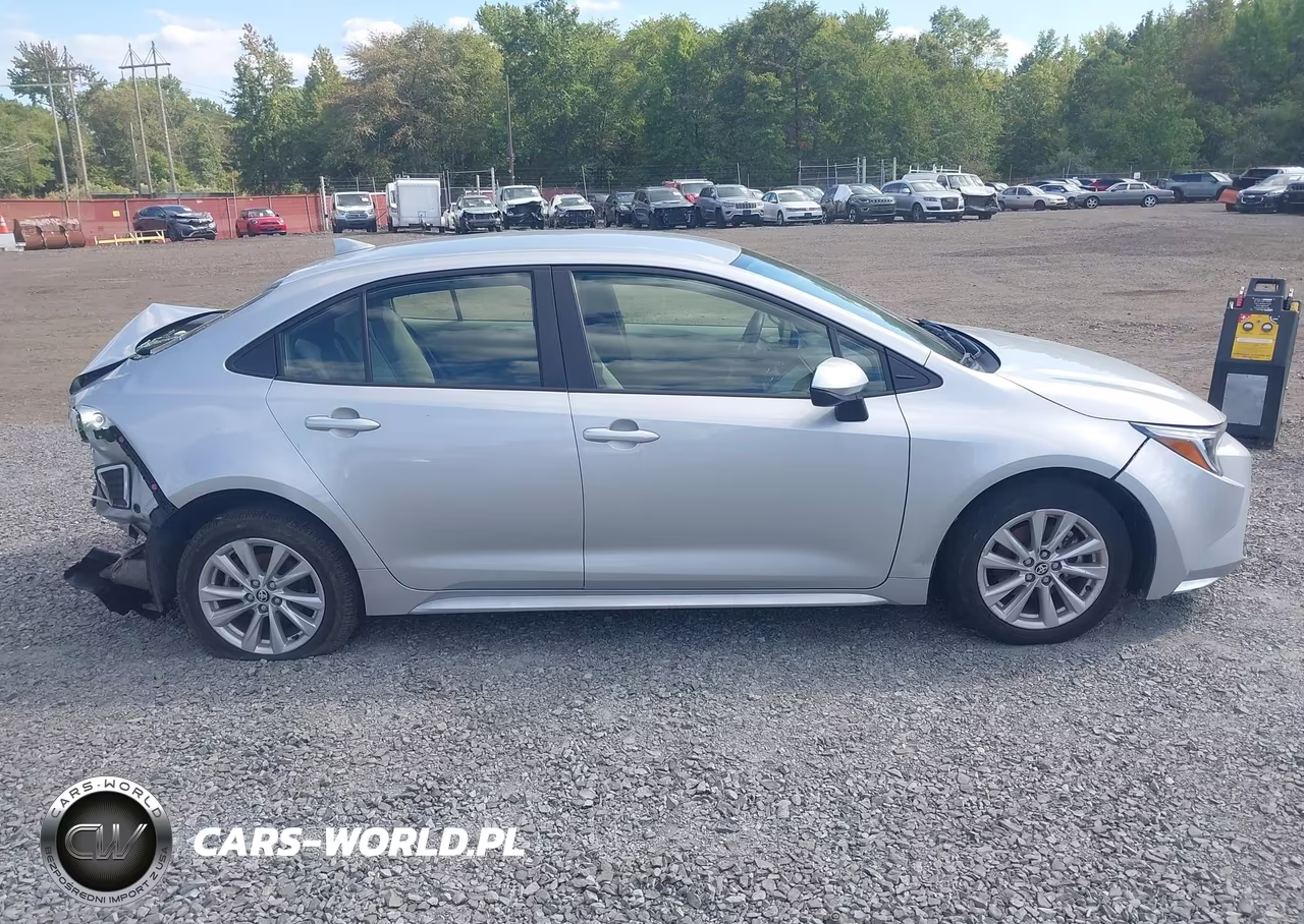 2025 Toyota Corolla Hybrid Le VIN:JTDBCMFEXSJ042666 - 13