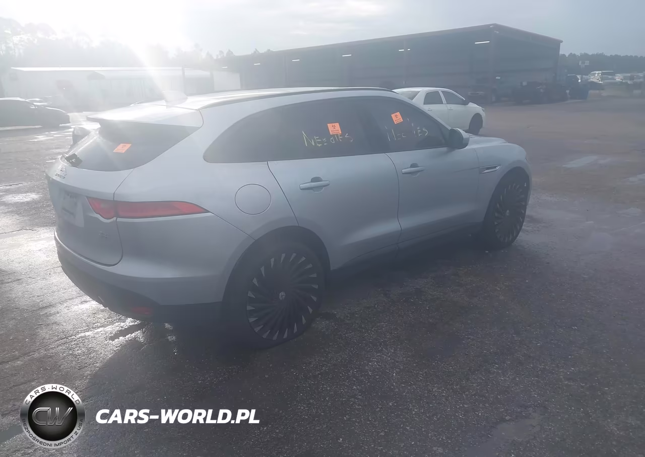 2017 Jaguar F-Pace 35T Premium VIN:SADCJ2BV9HA895187 - 4
