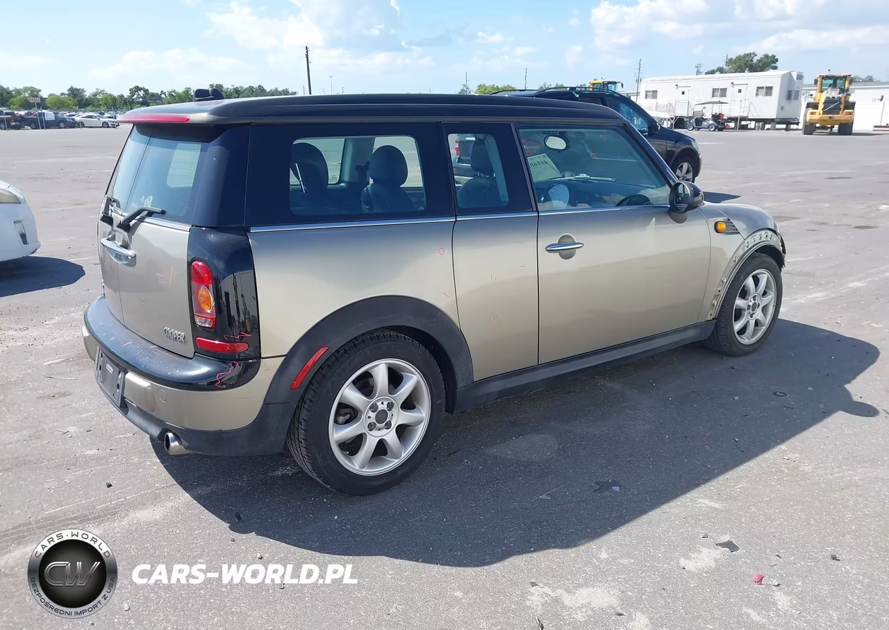 2010 Mini Cooper Clubman VIN:WMWML3C5XATX38242 - 4