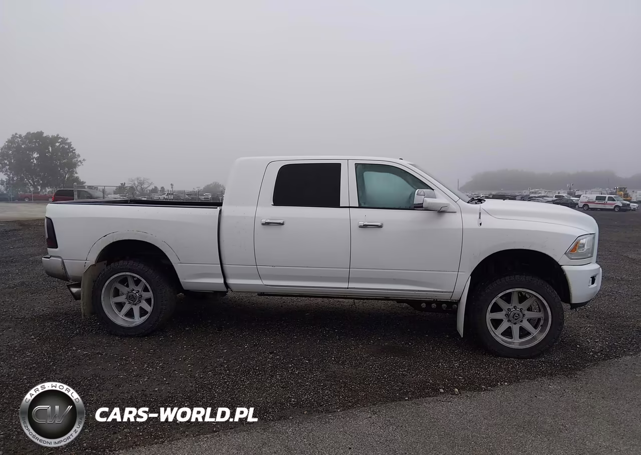 2015 Ram 2500 Laramie VIN:3C6UR5NL5FG523842 - 13